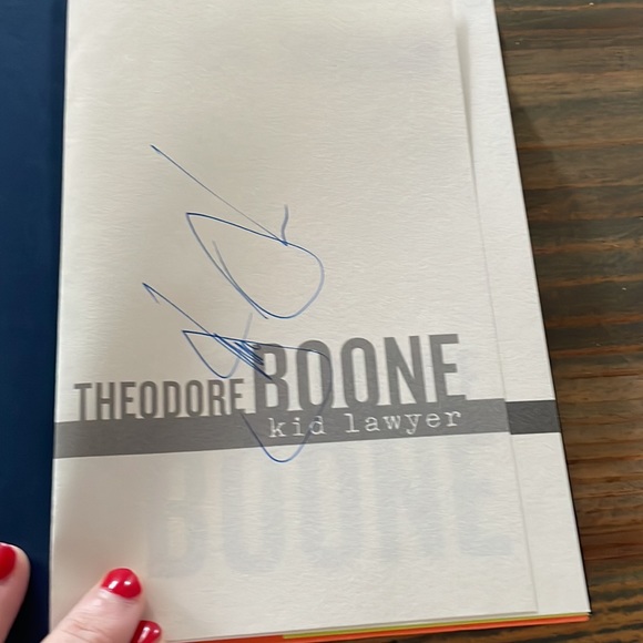 1st ed AUTOGRAPHED signed John Grisham Theodore Boone Kid Lawyer 2010 perfect - Picture 3 of 10